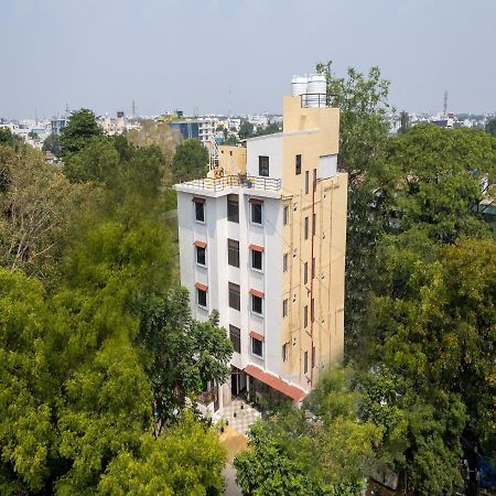 Hotel Vinayaga Tiruppur Extérieur photo