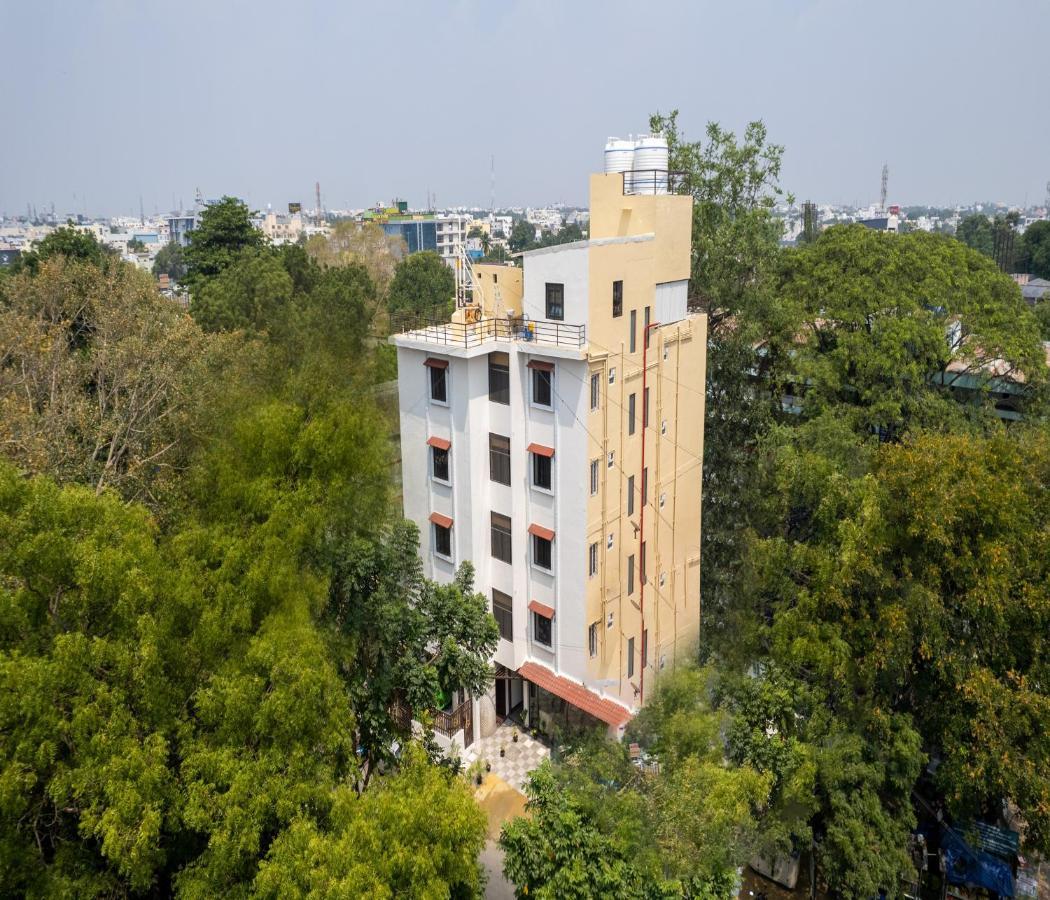Hotel Vinayaga Tiruppur Extérieur photo