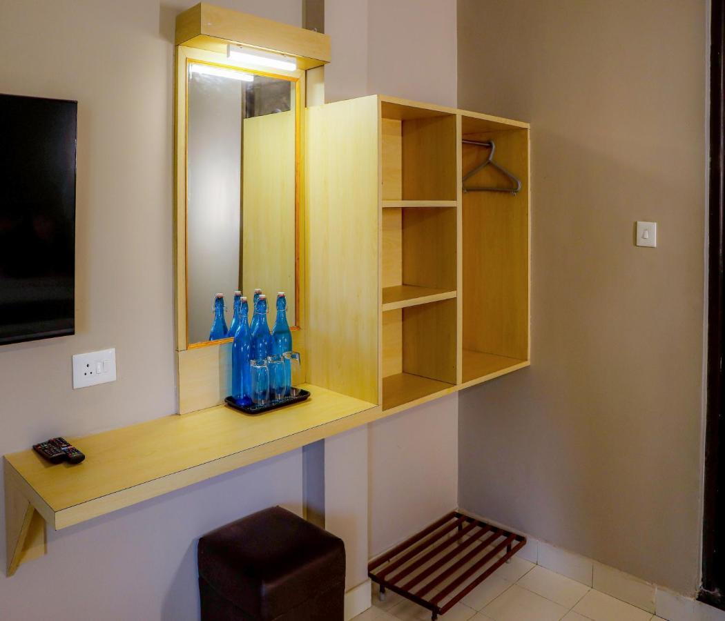 Hotel Vinayaga Tiruppur Extérieur photo